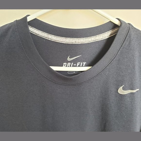Nike Dri-FIT T-Shirt - Picture 3 of 5